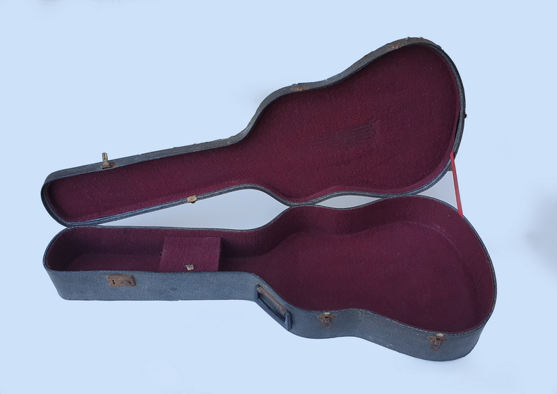 funda instrumento musica guitarra 113x44x16 (20eu) 1u.